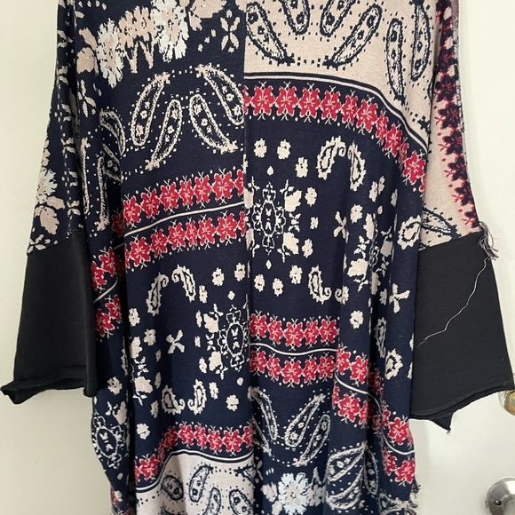 FREE PEOPLE Sz M/L PIECED W/PAISLEY FRINGED PONCHO SWEATER TUNIC PURPLE - Picture 14 of 15
